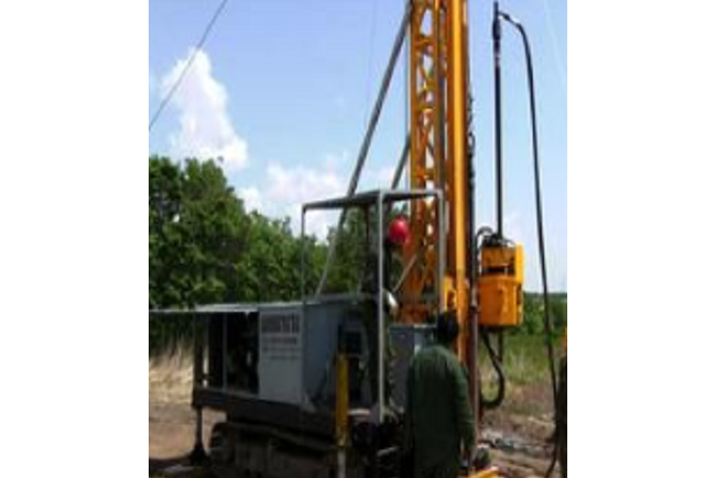 p>《xd系列全液压动力头式岩心钻机》是由山东省地质探矿机械厂担任